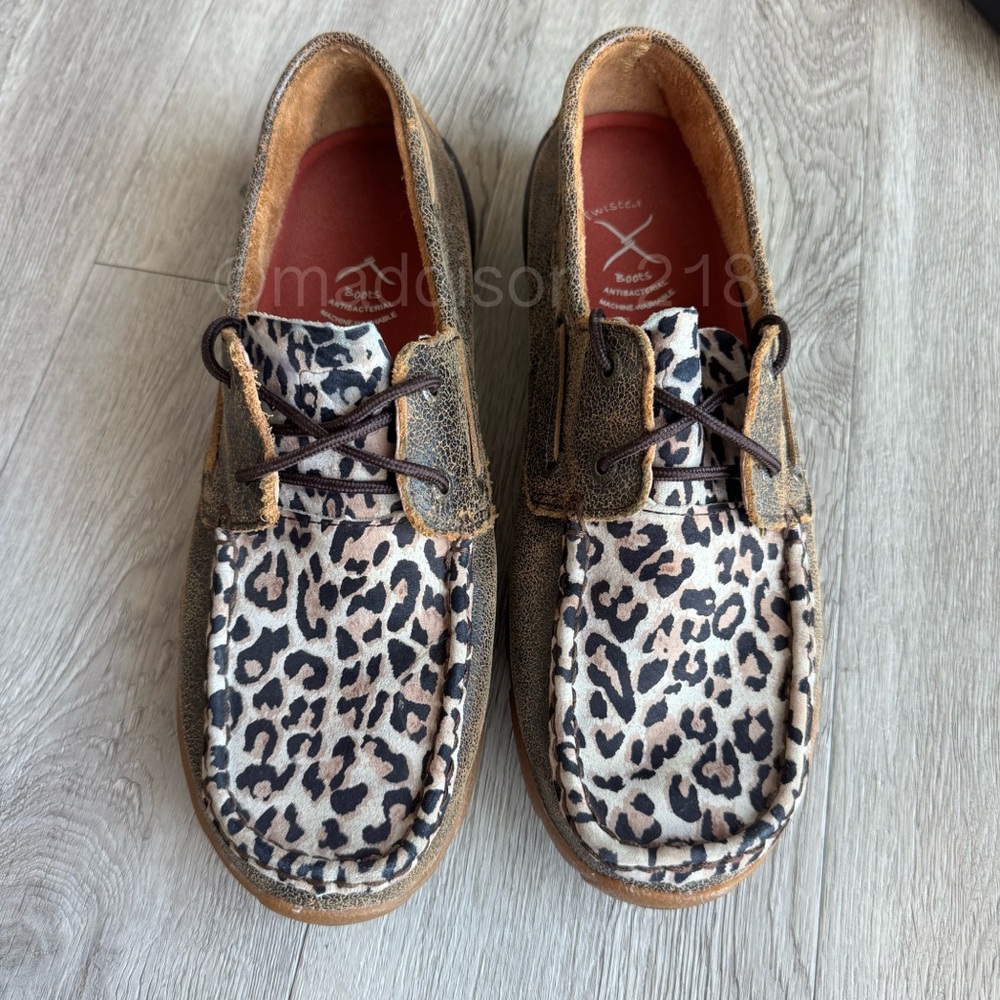 Twisted X Driving Mocs Boat Shoe Leopard Print womens size 10